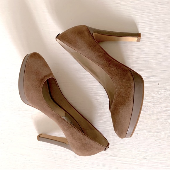 MICHAEL Michael Kors Adena Suede Pumps in Dusk